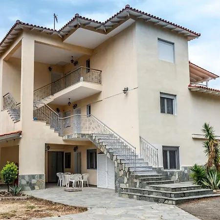 Nymfes House *